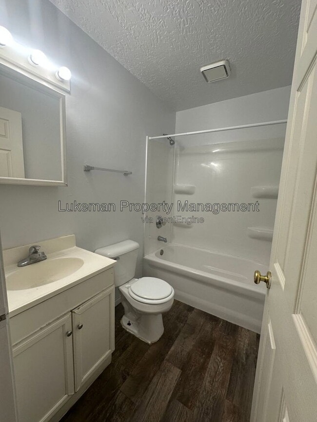 Building Photo - 1405 Huntington Ave