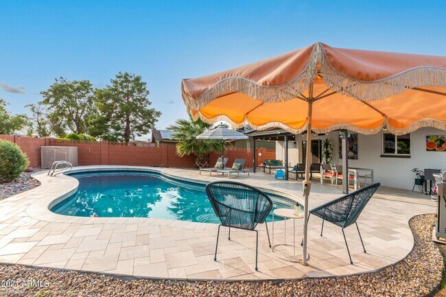 Building Photo - 3809 W Cholla St