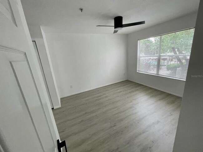 Building Photo - 827 Camargo Way