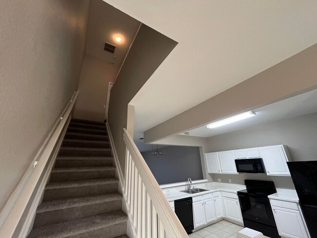 Building Photo - 654 Shropshire Loop