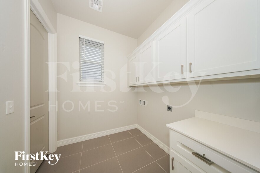 Building Photo - 2001 Marsala Dr