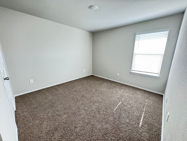 Building Photo - 2014 Gadwall Dr