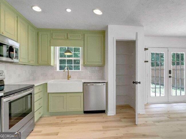 Building Photo - 106 Kimbell Farm Dr