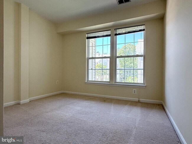 Building Photo - 7501 Calderon Ct