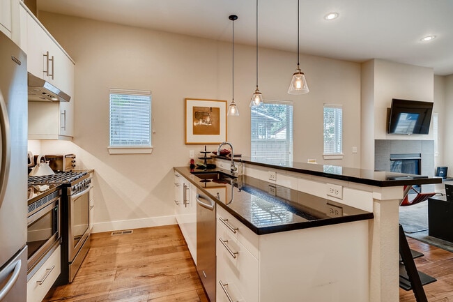 Building Photo - 534 S Lincoln St