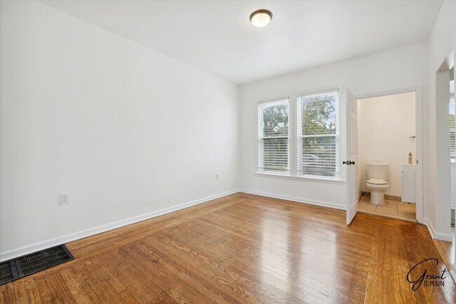 Building Photo - $1650 - Large 4 Bedroom, Renovated Home