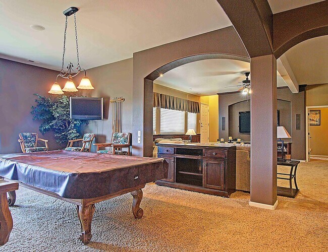 Building Photo - 7975 Ruststone Ct