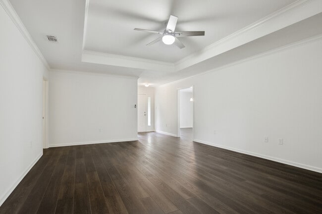 Building Photo - 7738 Menlo Dr