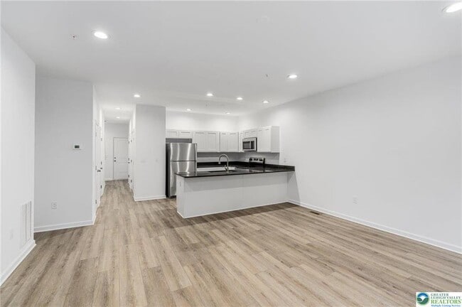 Building Photo - 306 Barber St