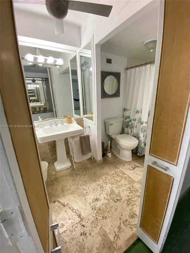 Building Photo - 100 Lincoln Rd