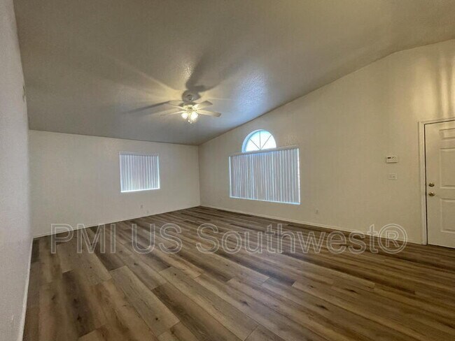 Building Photo - 4072 S Cassidy Dr