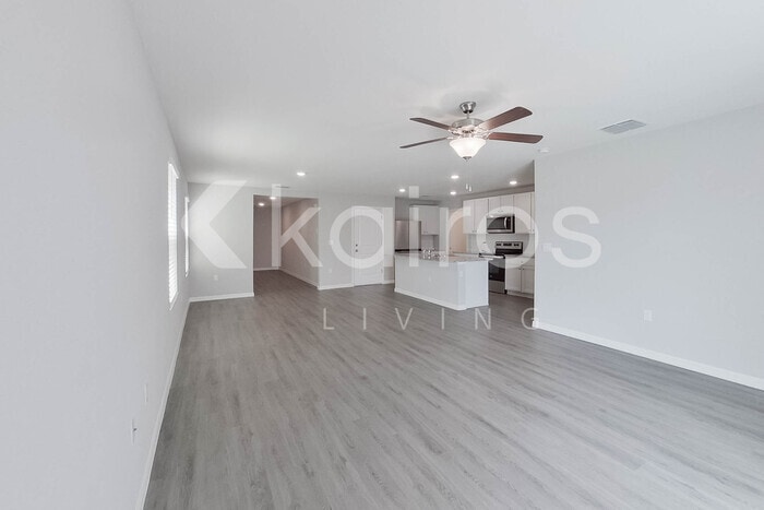 Building Photo - 8641 SW 43rd Ter