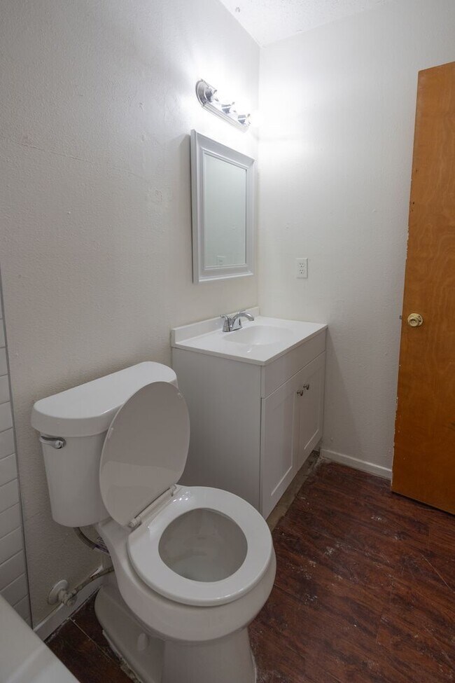 Building Photo - West Campus condos in small complex! W/D i...