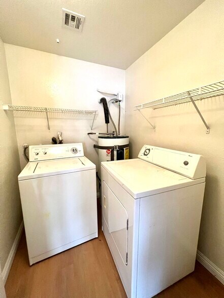 Building Photo - 2071 Hussium Hills St