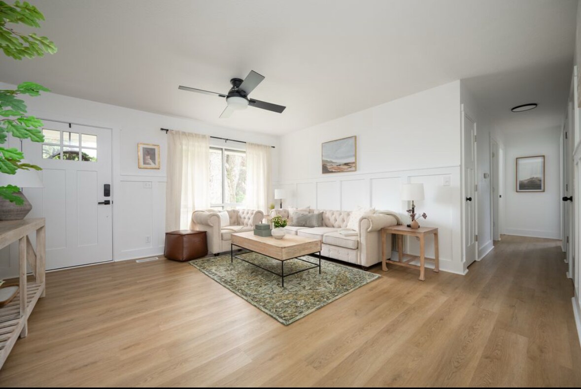 Building Photo - 3864 Esquire Ct