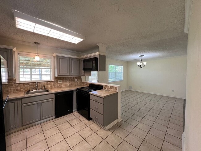 Building Photo - 8849 Timber Ln