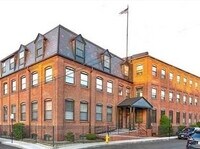 Building Photo - 10 Weston Ave