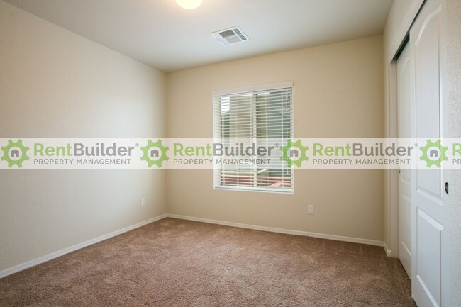 Building Photo - $200 off your first full month's rent with...