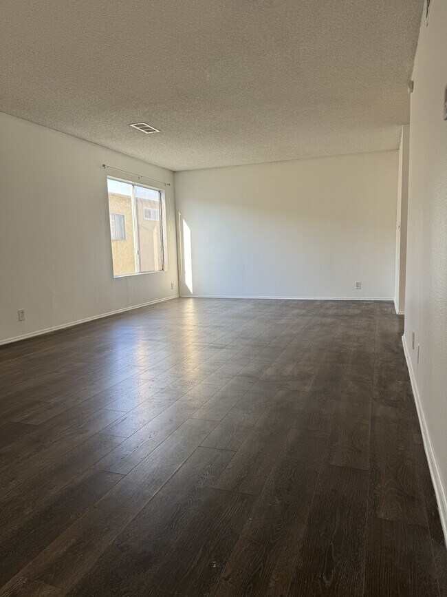 Building Photo - 2366 Bullard Ave
