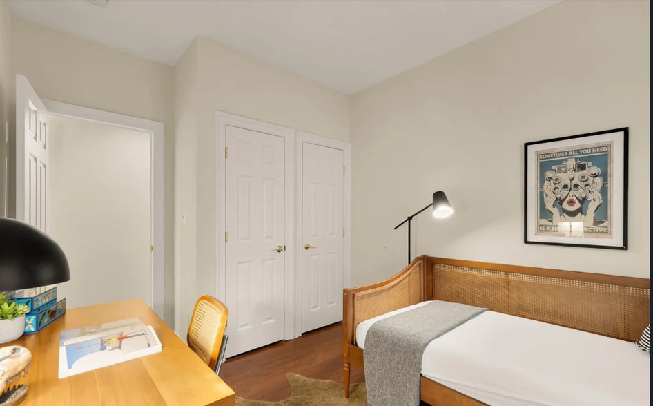 Building Photo - 1512 Park Rd NW