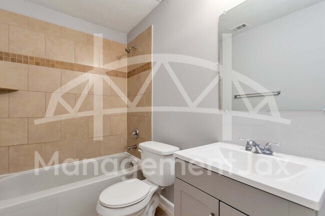 Building Photo - 1551 W 31st St