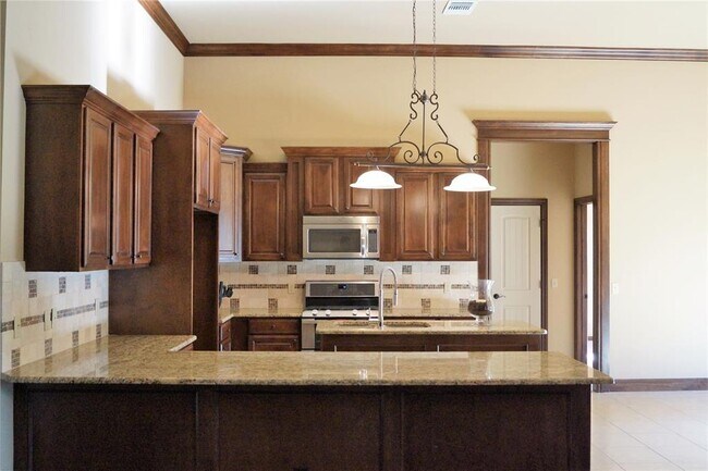 Building Photo - 17408 Braken Dr