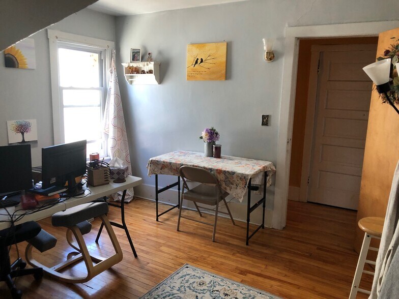 Building Photo - 904 Ackerman Ave