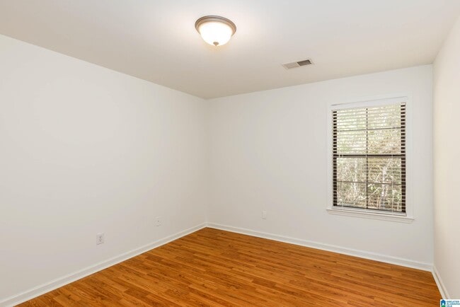 Building Photo - 2332 Ridgemont Dr