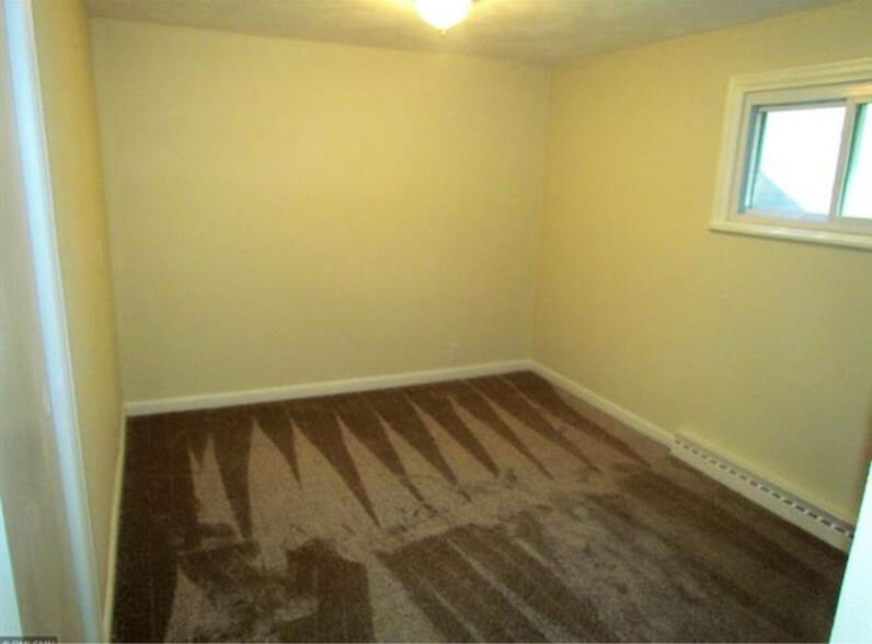 Building Photo - 306 4th Ave NE