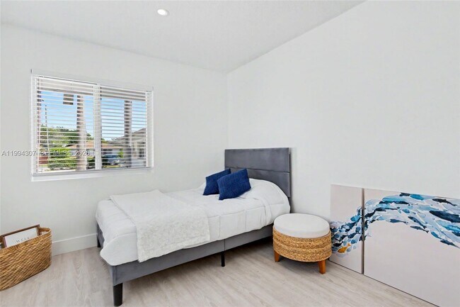 Building Photo - 55 SW 13th St