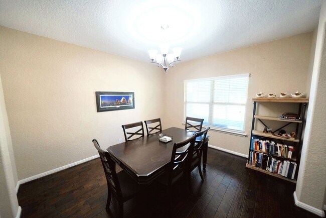 Building Photo - Executive 5-Bedroom Home in Coveted Crossvine Subdivision - Realtor Commission: $750