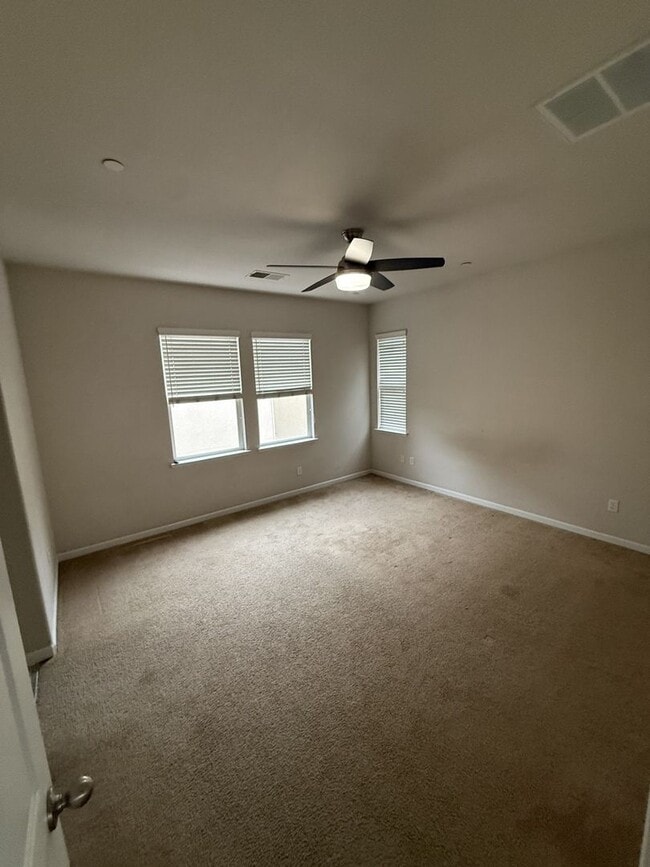 Building Photo - 4BR|2.5BA Townhome w/Garage|Yard| - Tenant Pays $175 monthly for WS&G