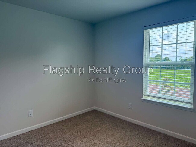 Building Photo - 4109 Laurel Rdg Dr