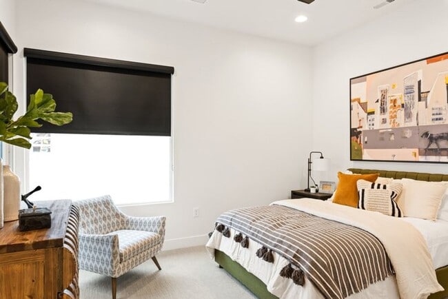 Building Photo - 3 Bedroom Single-Level Home with Resort-Style Amenities