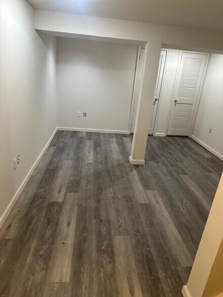 Building Photo - 2 Carriage Ln