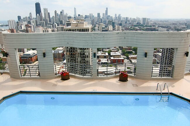 Building Photo - 1700 N Clark St