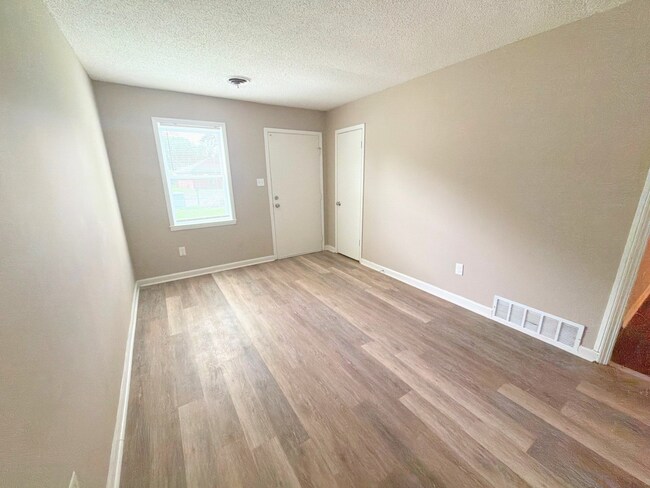 Building Photo - 4066 Berrywood Ave