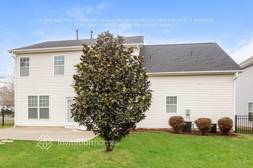 Building Photo - 13404 Provincial Ct
