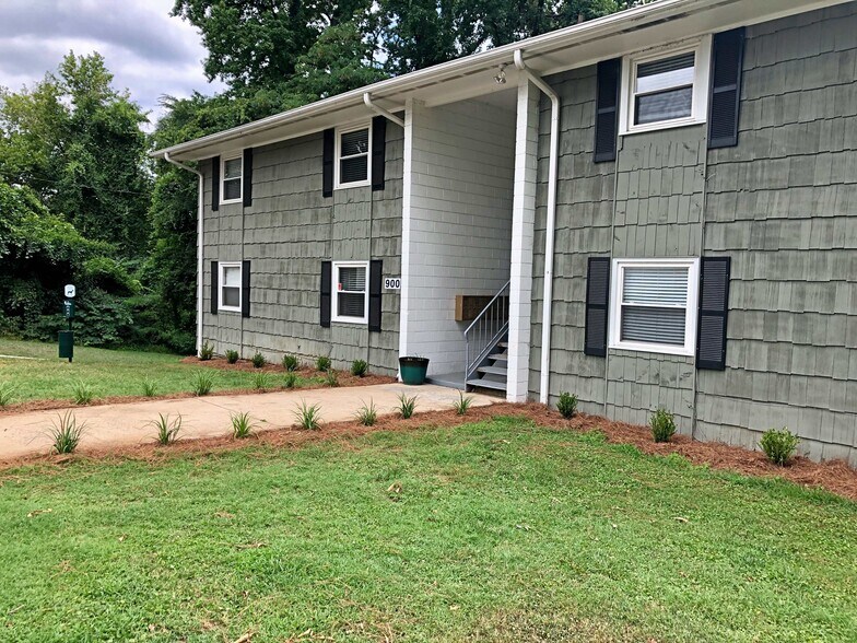 Building Photo - 900 Moses Ct