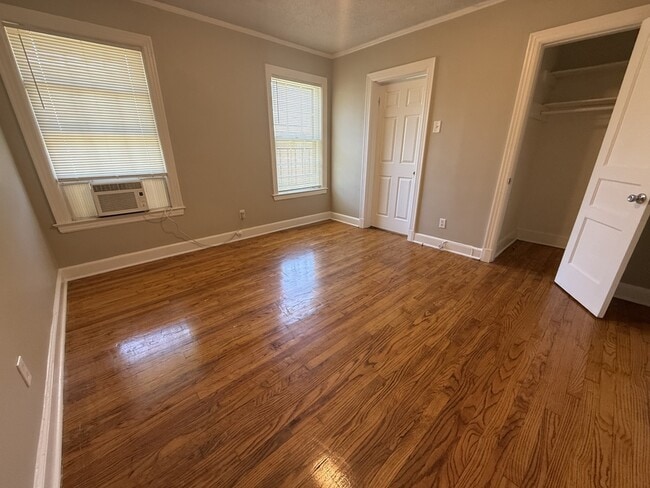 Building Photo - 1621 Glenview Ave