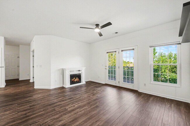 Building Photo - 961 Mistflower Ln