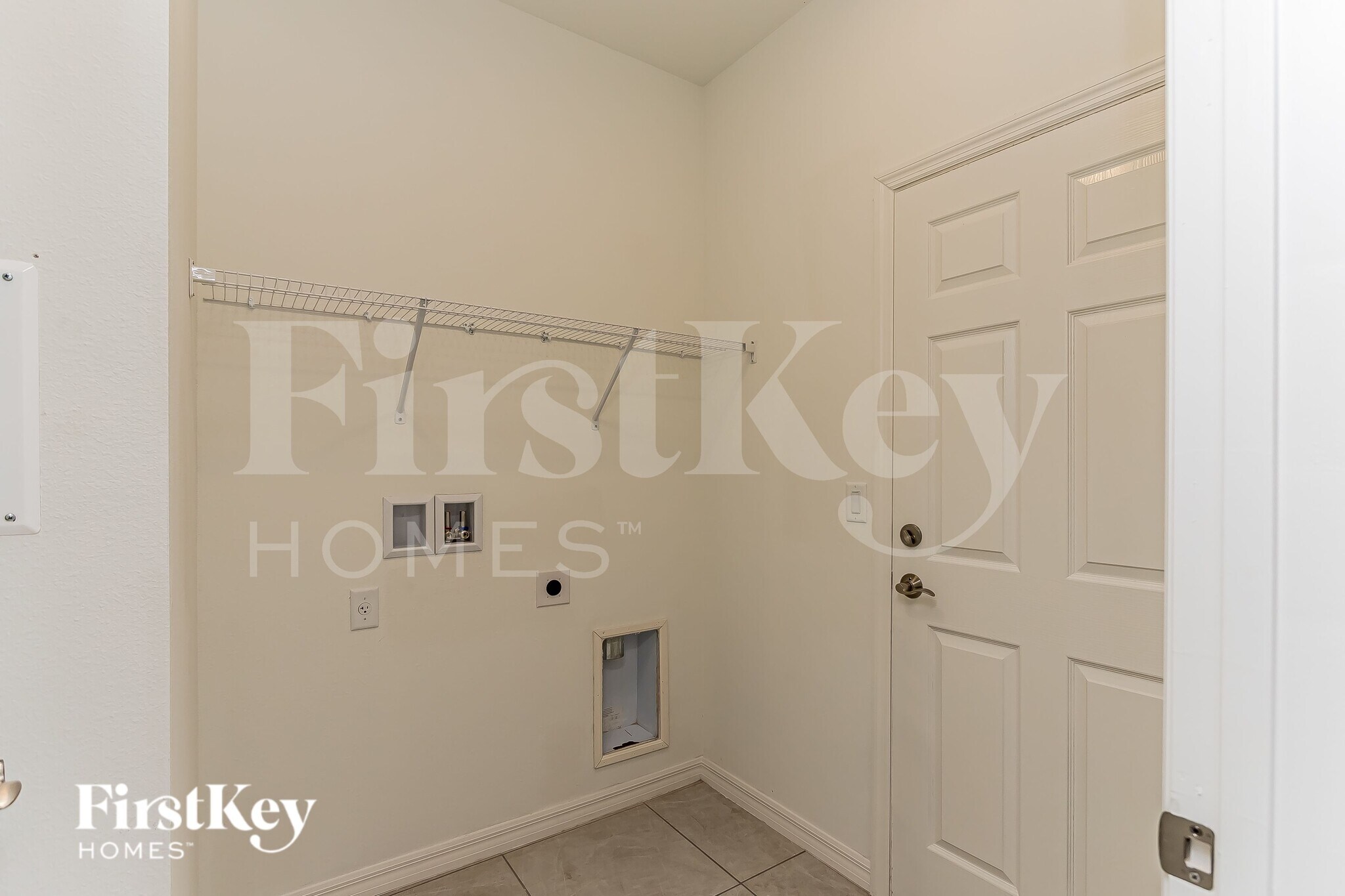 Building Photo - 348 Corbel Ln