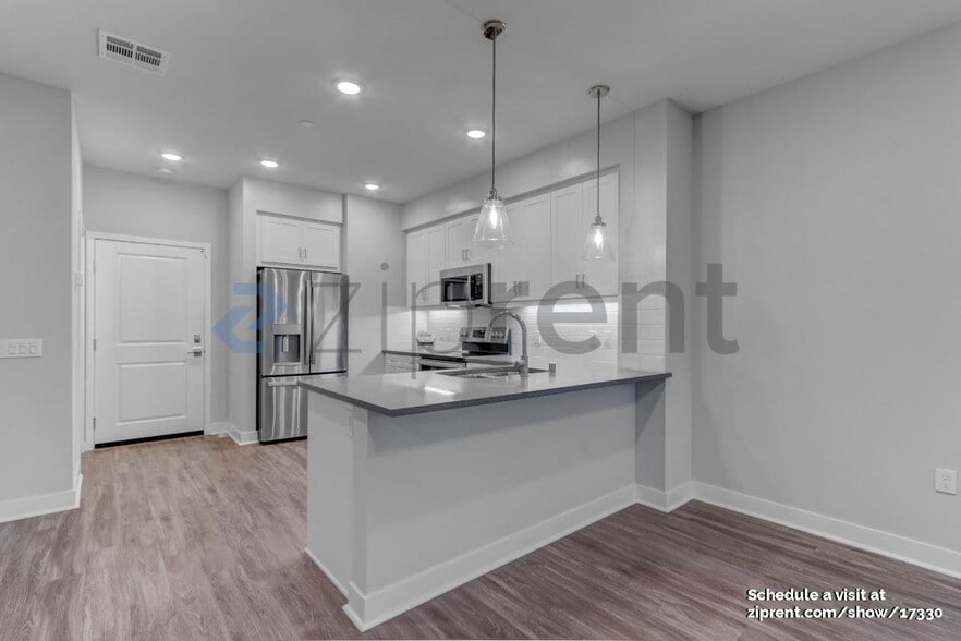 Building Photo - Unit 105
