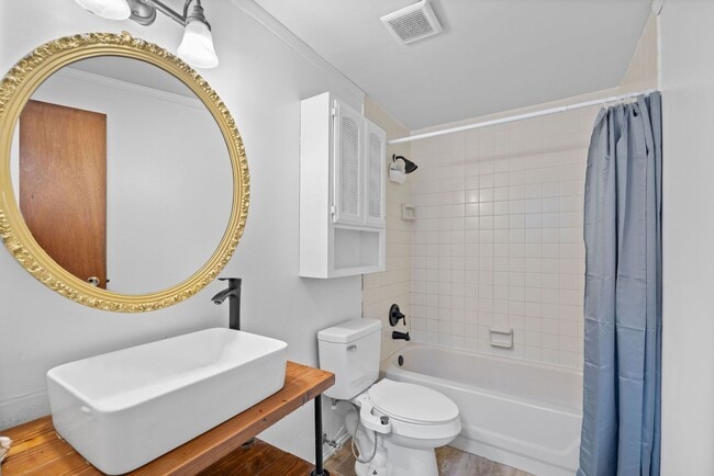 Building Photo - PLEASANT RUN - Well cared for 3 bed ranch ...