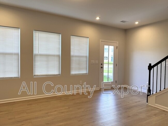 Building Photo - 2817 Beacon Bend Xing