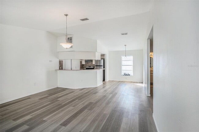 Building Photo - 8512 Lazy River Dr