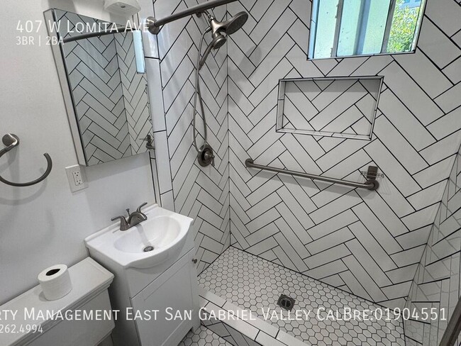 Building Photo - 407 W Lomita Ave