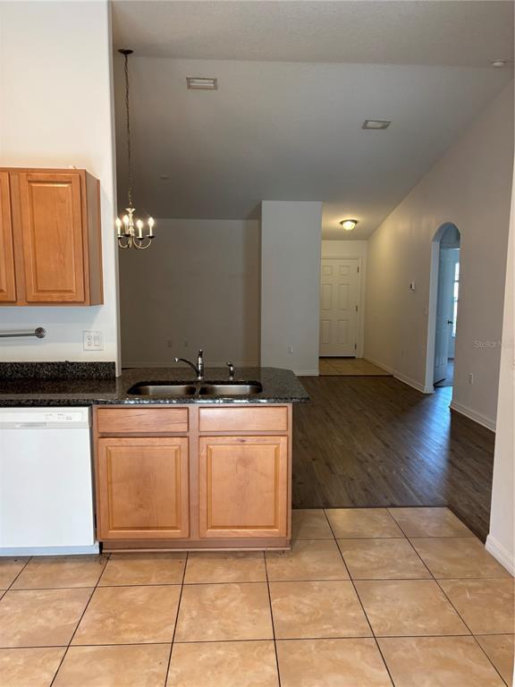 Building Photo - 6 Wood Amber Ln