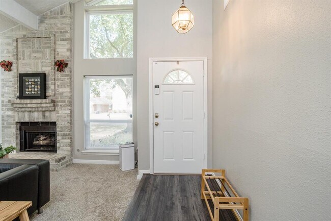 Building Photo - 16014 Sweet Fern St