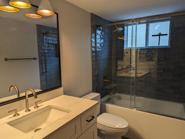 Building Photo - Fully Updated Littleton Home with Mountain...